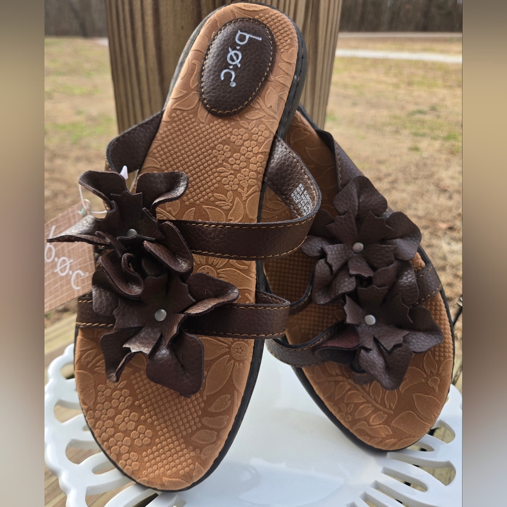 b.o.c. Tan and Brown Floral Sandals. Brand New With Tags. - Picture 3 of 11